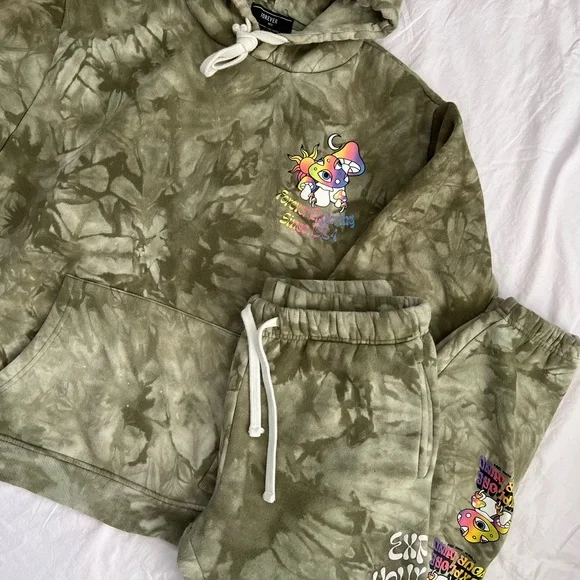 Green Tie-Dye Hoodie & Sweats Set - Picture 2 of 10